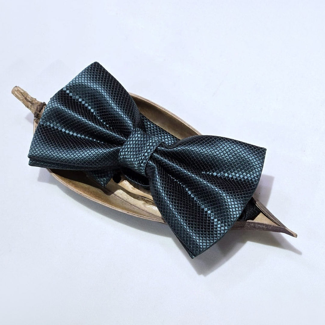 Fascinating Green Bow Tie